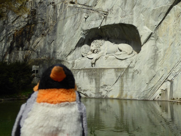 Statue of a lion