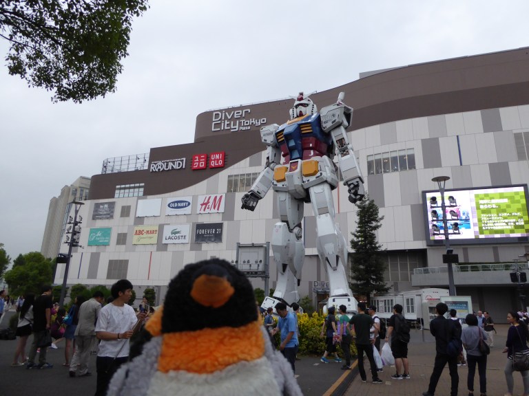Gundam statue at Diver City