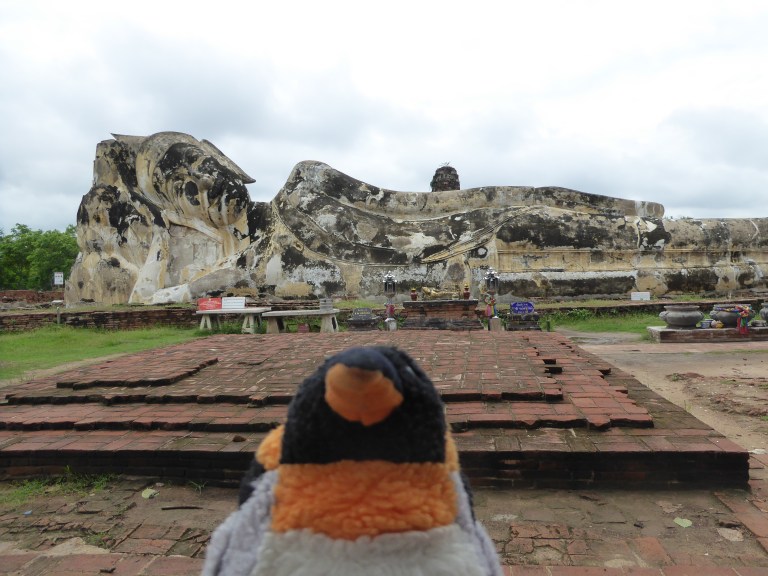 reclining statue Ayutthaya